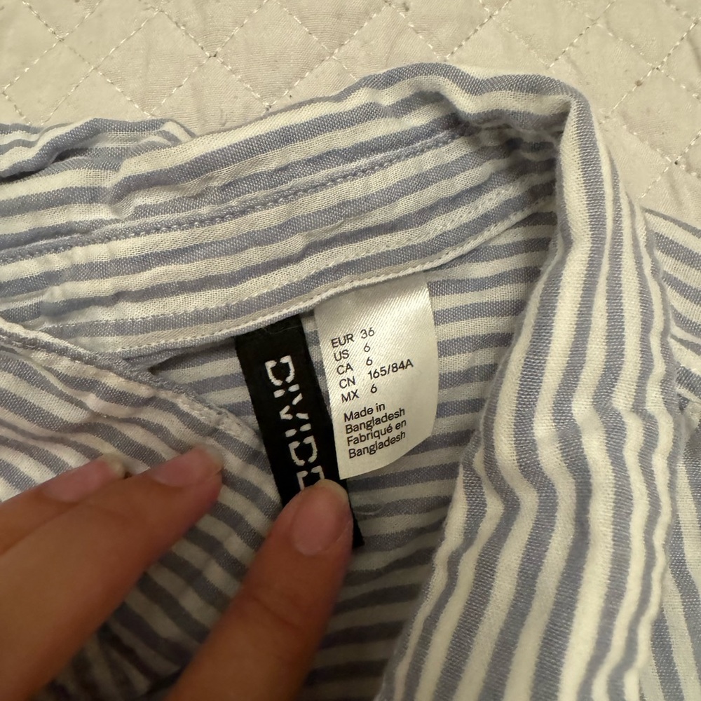 Linen button down - Picture 2 of 2